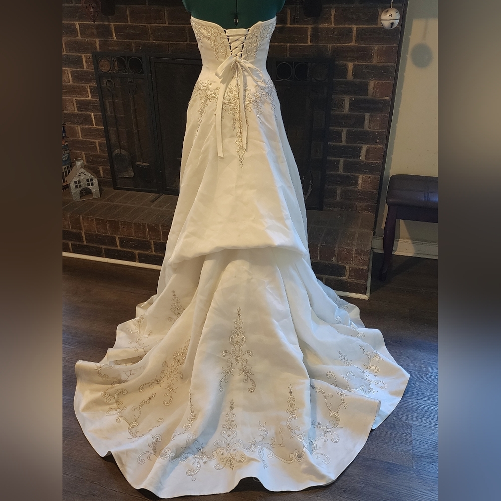 Mon Cheri Wedding Dress